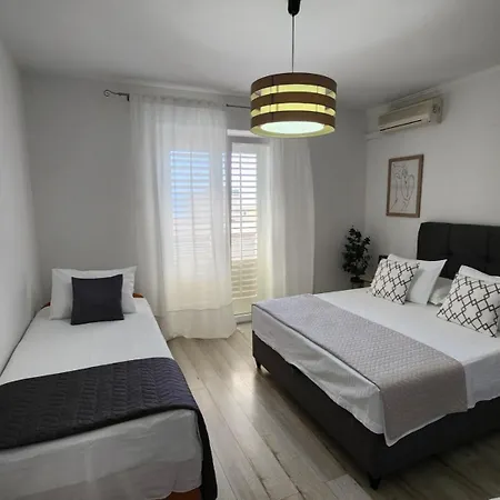 Apartments Ella Makarska Exterior foto